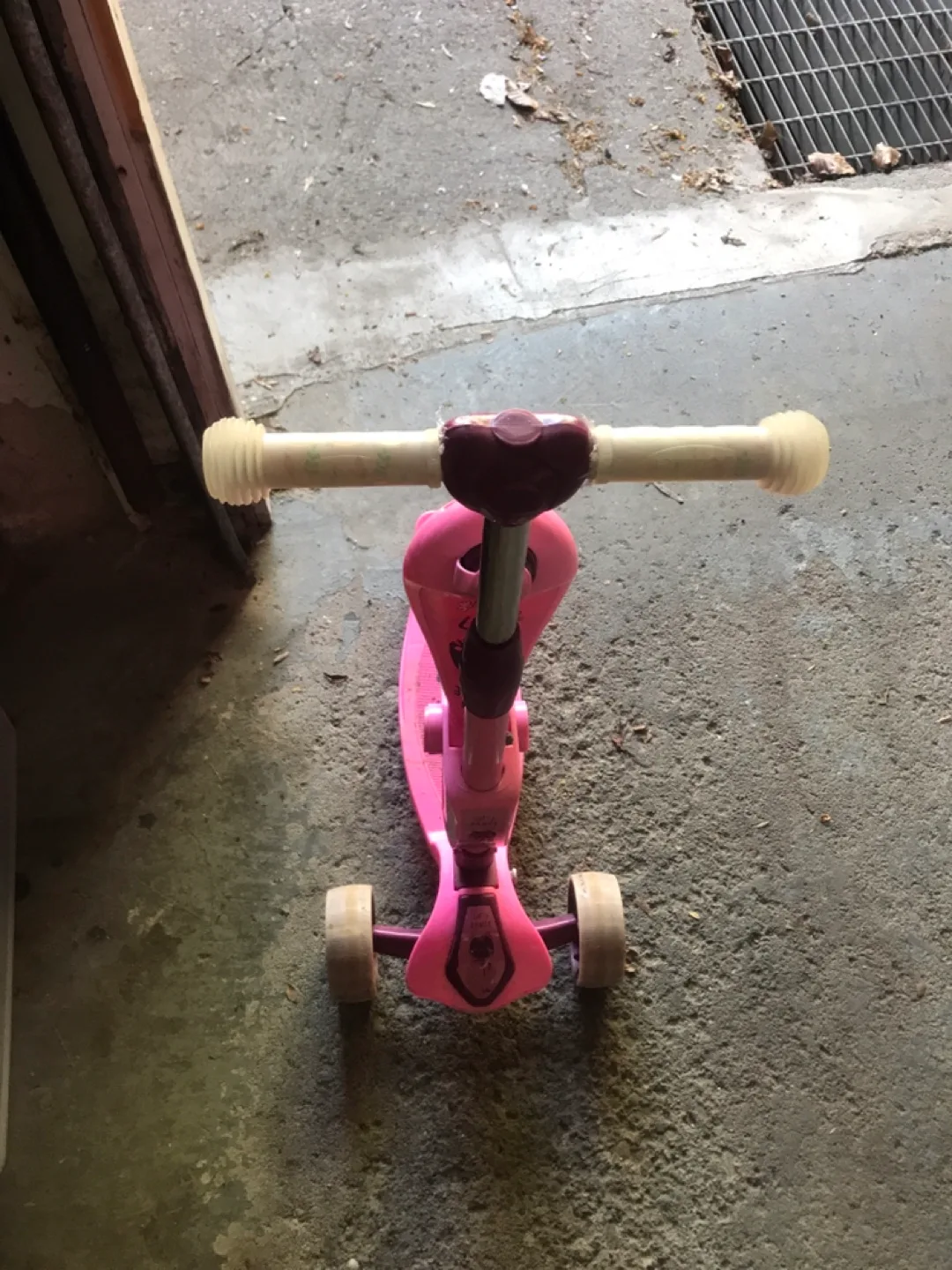 Pink Children's Scooter with Cat Design thumbnail