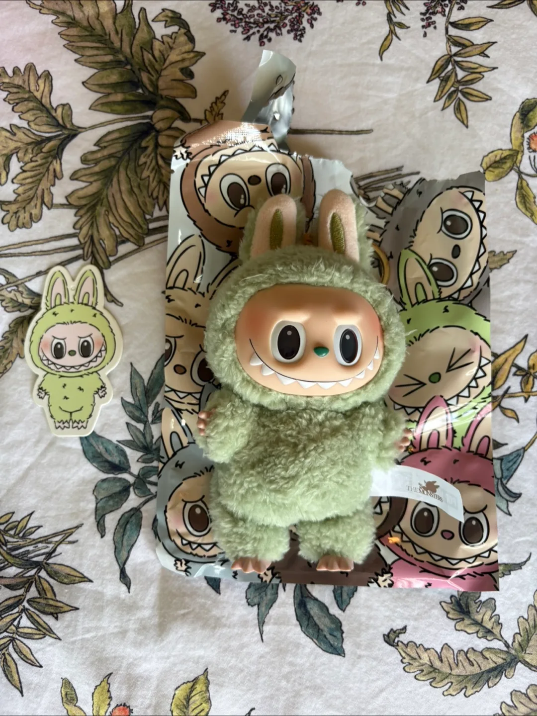 Pop Mart LABUBU “The Monsters” Exciting Macaron 💚 GREEN GRAPE image indicator(4)