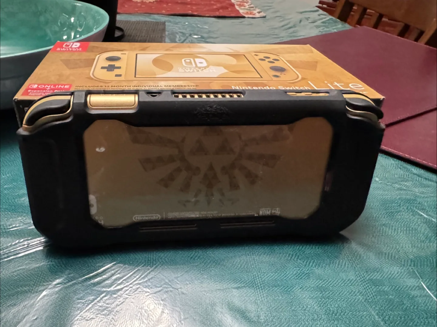 Nintendo Switch Lite - Hyrule Edition with Case image indicator(2)