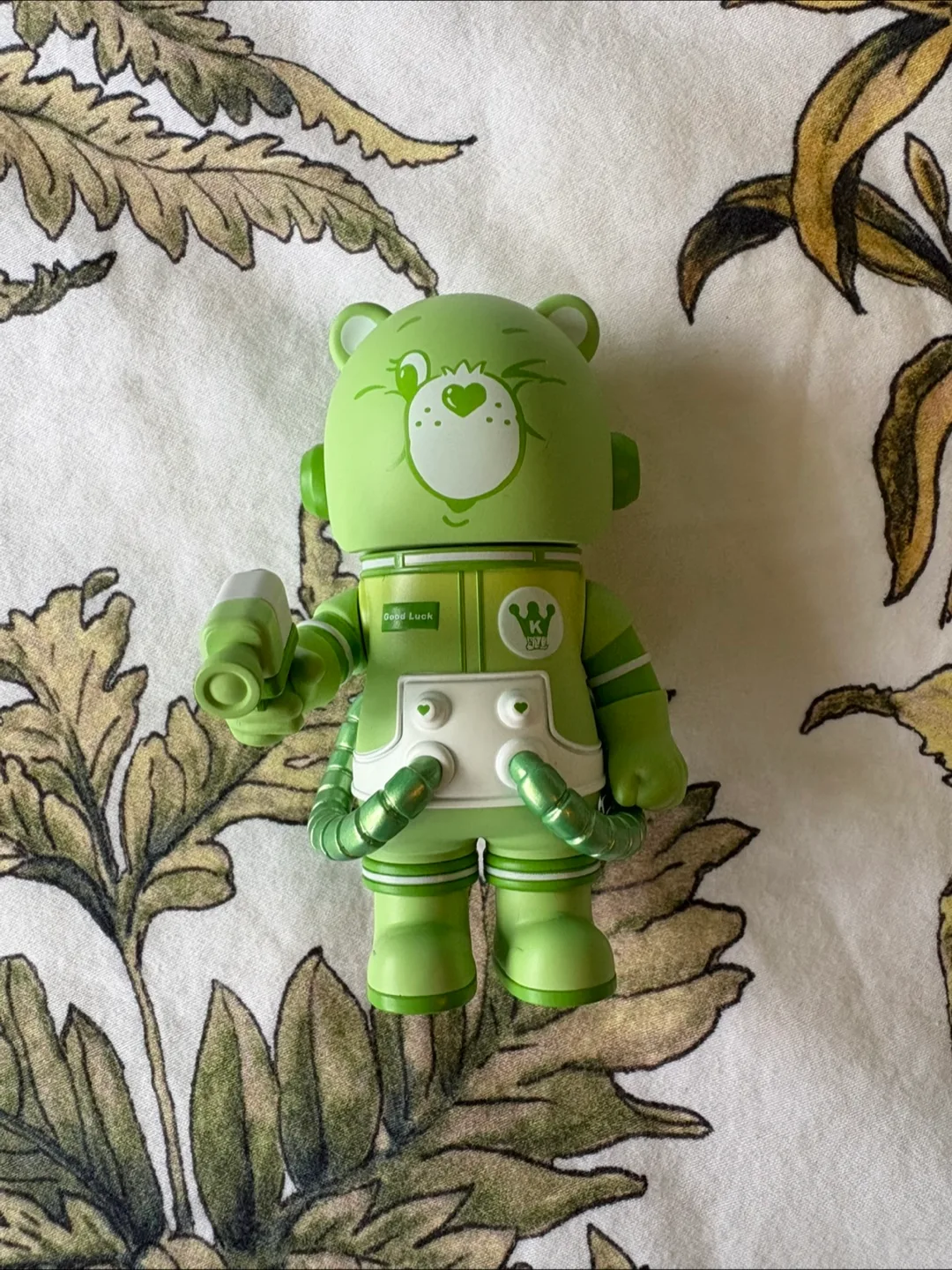 Pop Mart x MEGA SPACE MOLLY 100% 💚 Good Luck Bear image indicator(8)