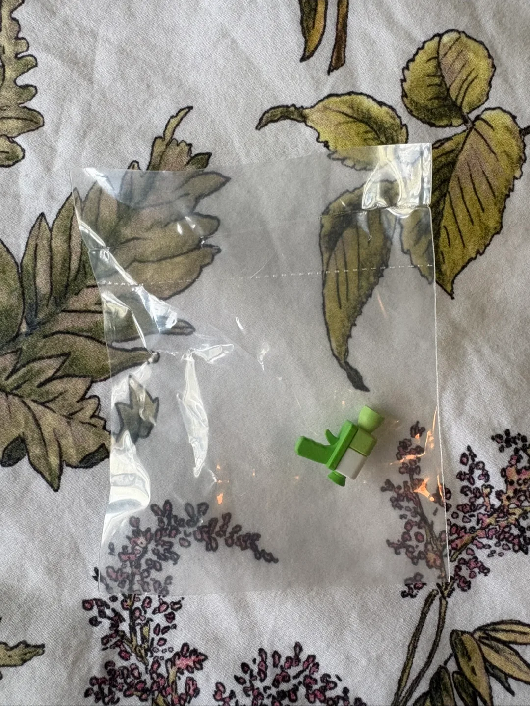 Pop Mart x MEGA SPACE MOLLY 100% 💚 Good Luck Bear image indicator(7)