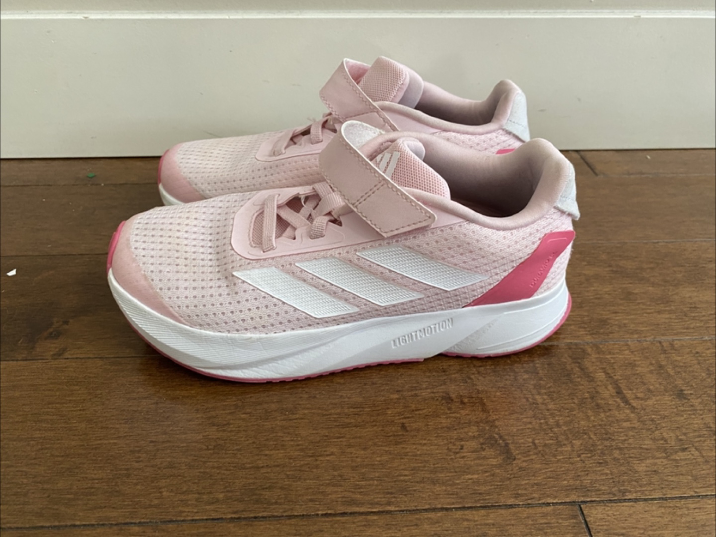 2Y Adidas Lightmotion Girls' Pink Running Shoes - photo 3