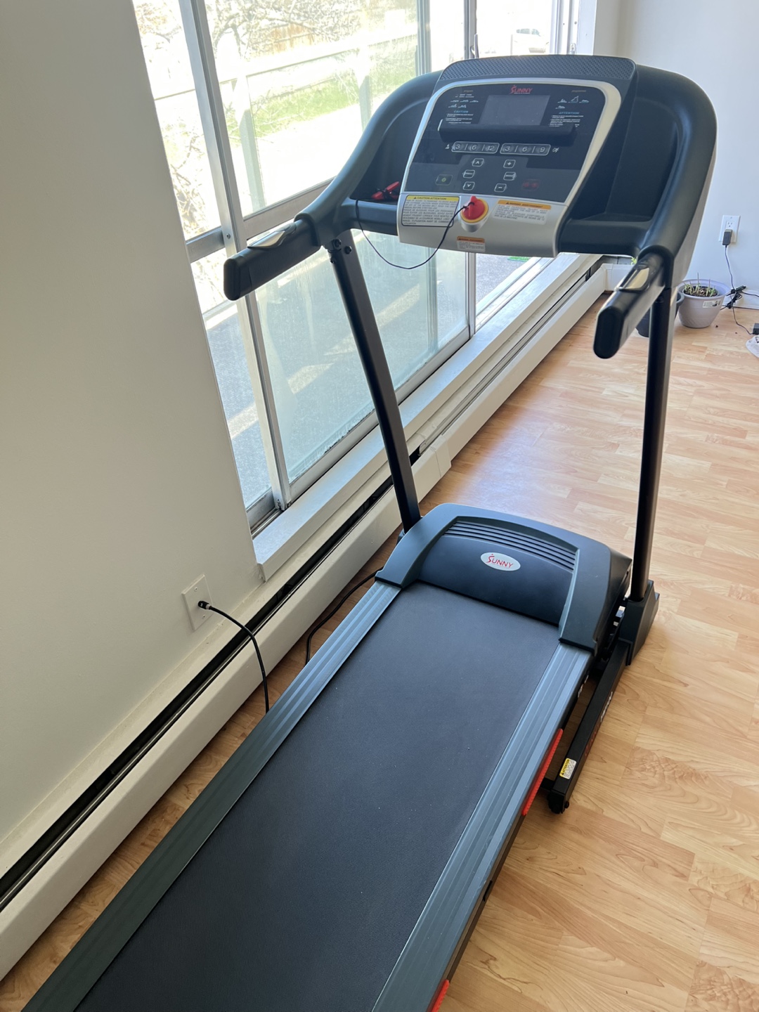 Sunny Health & Fitness TM100 Treadmill