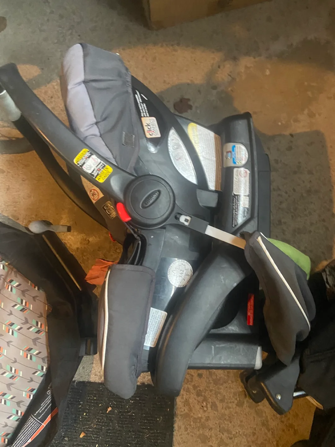 Snugride 35 Infant Car Seat image indicator(2)