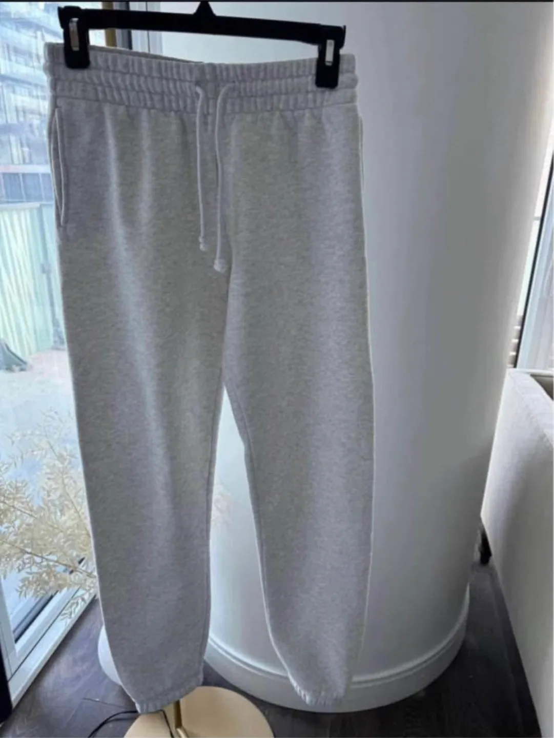 Aritzia cozy fleece perfect sweatpants xs image indicator(2)