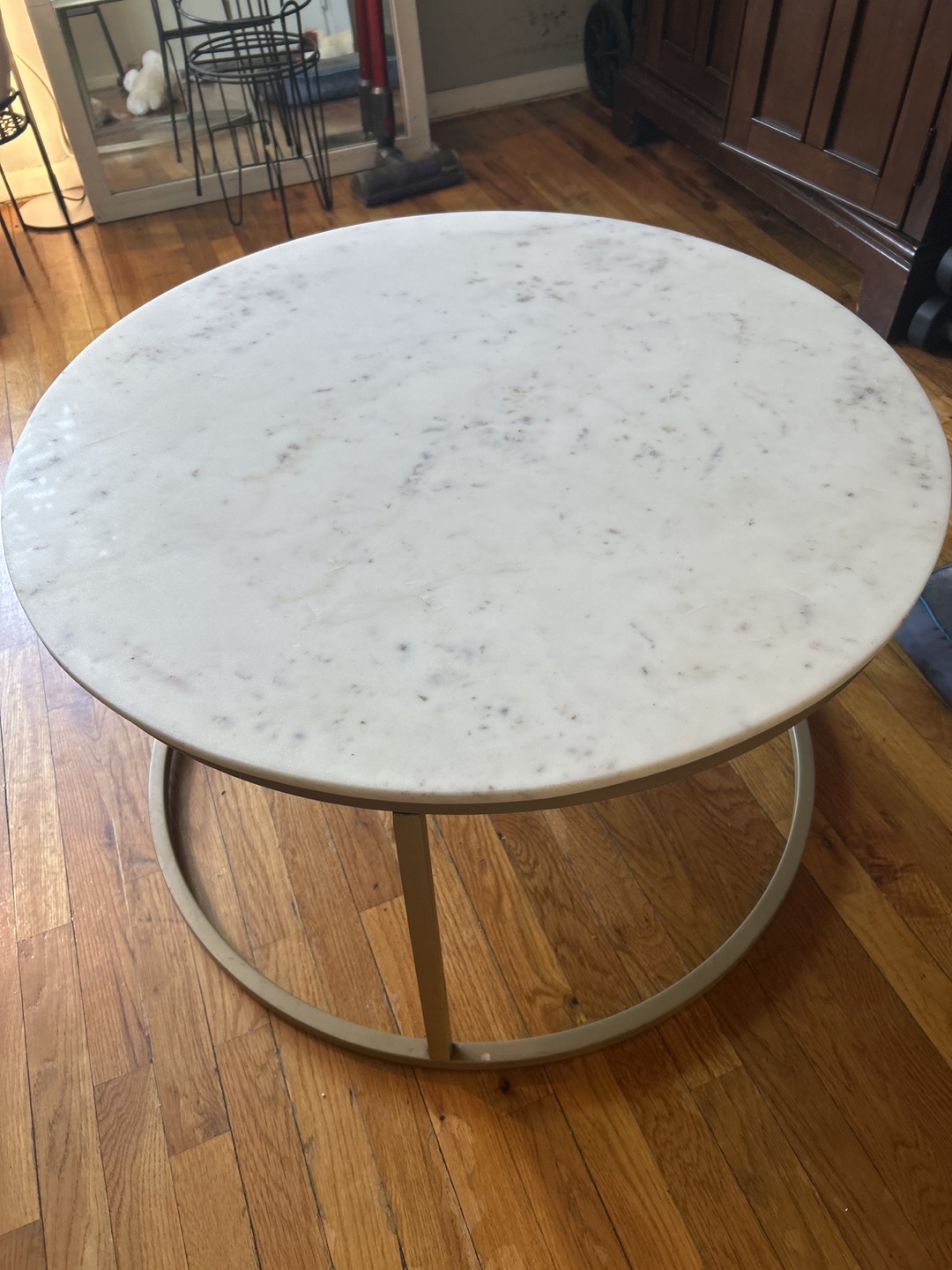Round Marble Coffee Table Gold Metal Base - photo 2