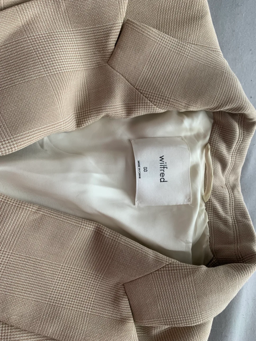 Wilfred Beige Double-Breasted Blazer size 00 image indicator(2)