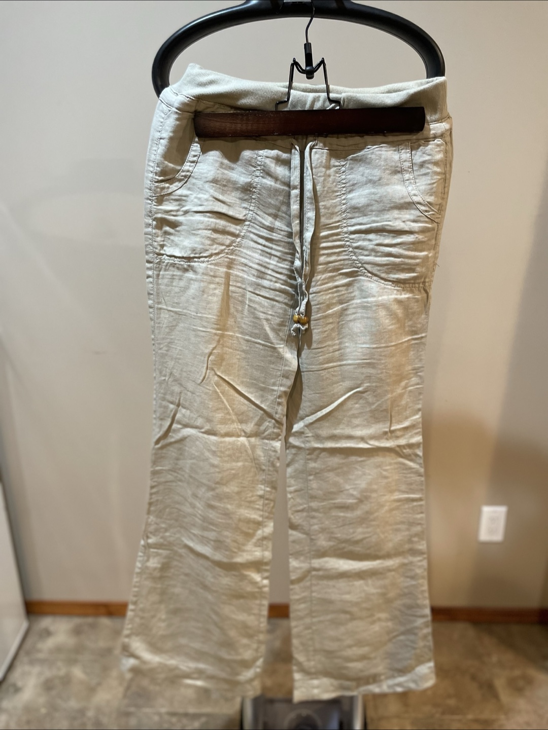 GUESS Women's Linen Pants