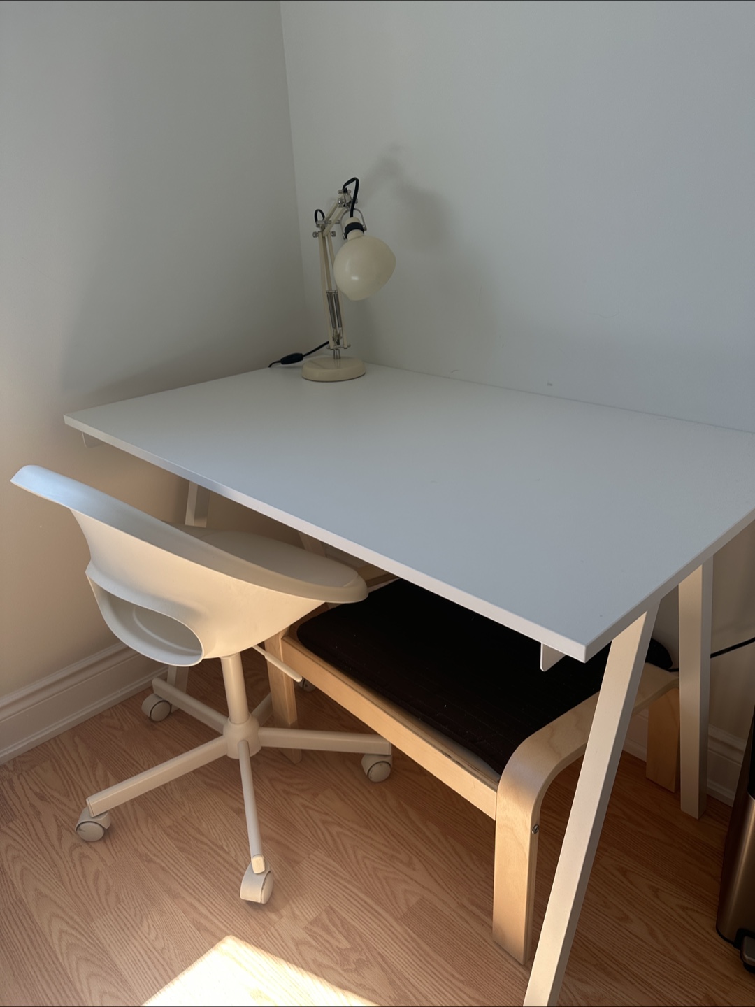 White Desk, Chair, Lamp & Footrest - 2 Set - photo 2