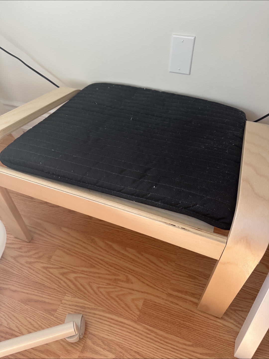 White Desk, Chair, Lamp & Footrest - 2 Set - photo 4