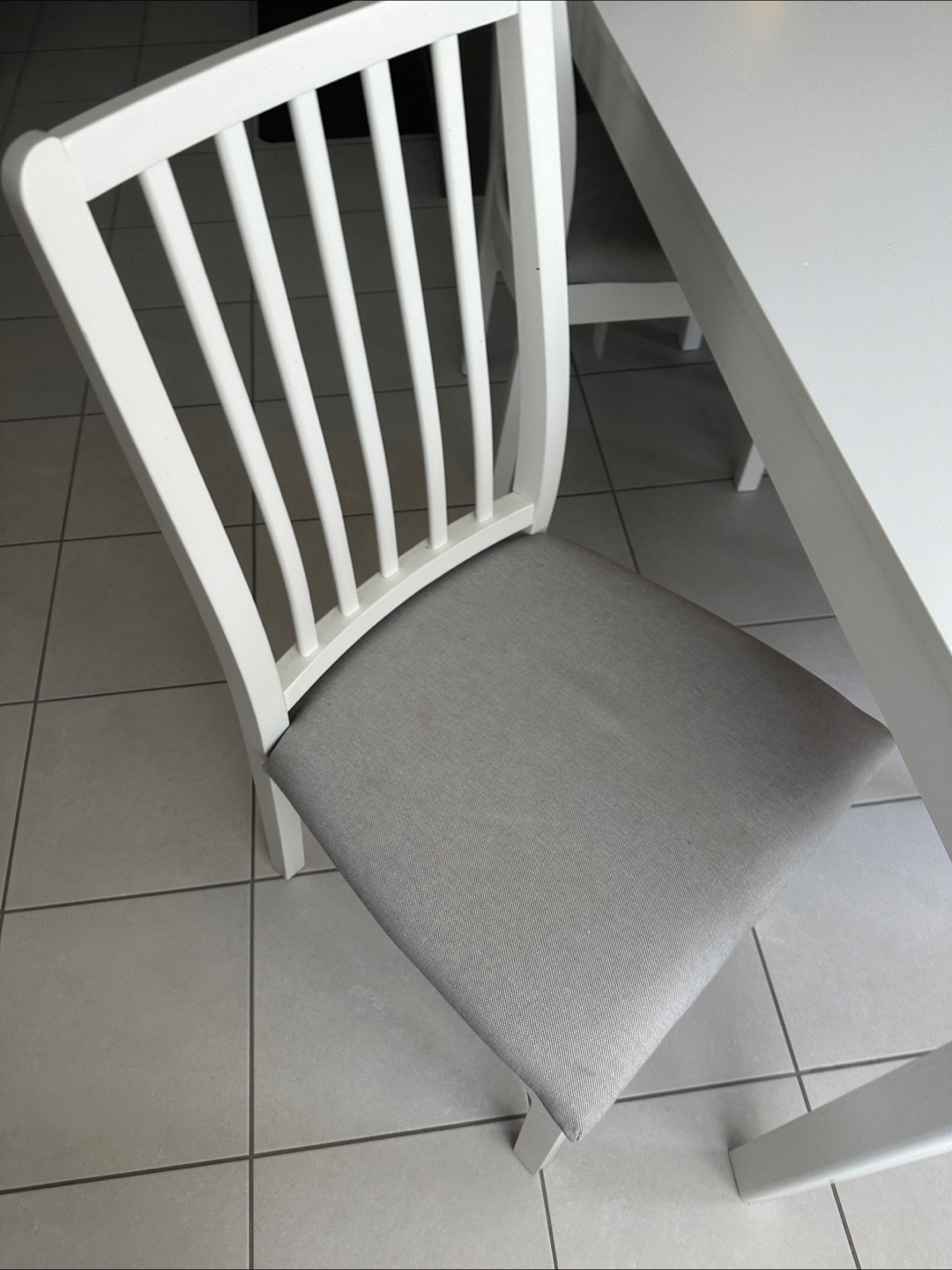 White Dining Table and Four Chairs Set - photo 5