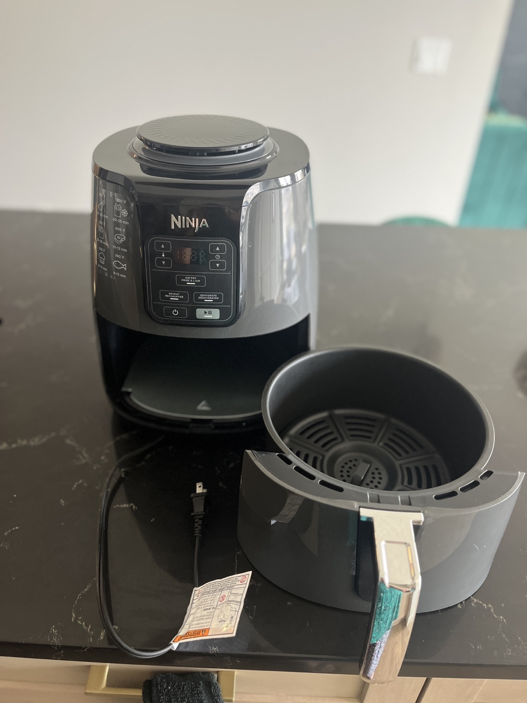 Ninja AF100C 4-Quart Air Fryer - photo 2