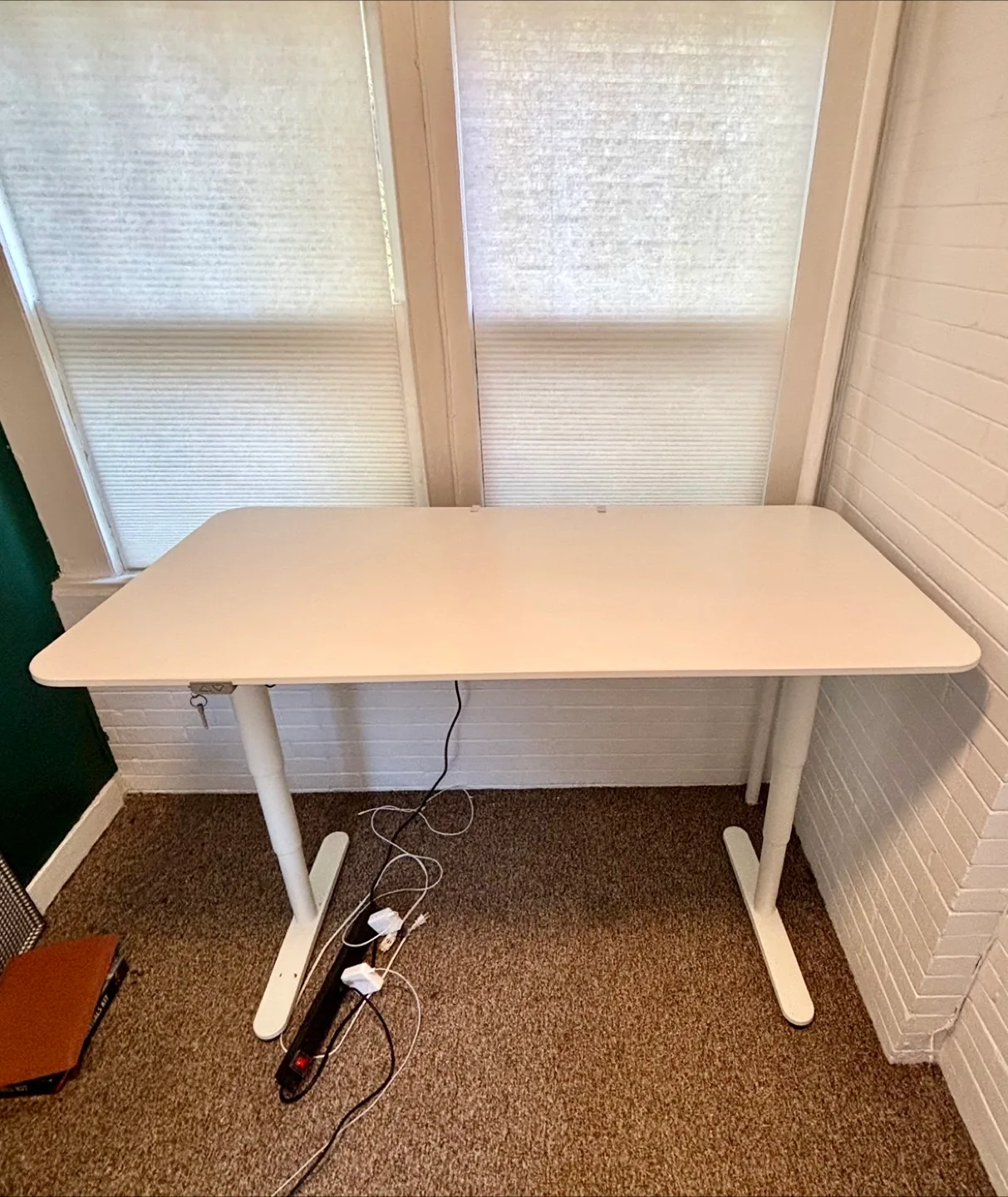 Motorized Standing Desk – White (160x80 cm) thumbnail