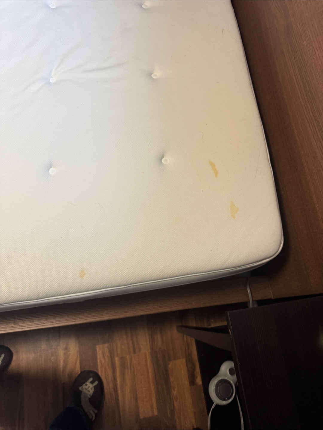 IKEA HESSTUN Mattress and MALM walnut bed frame - photo 5