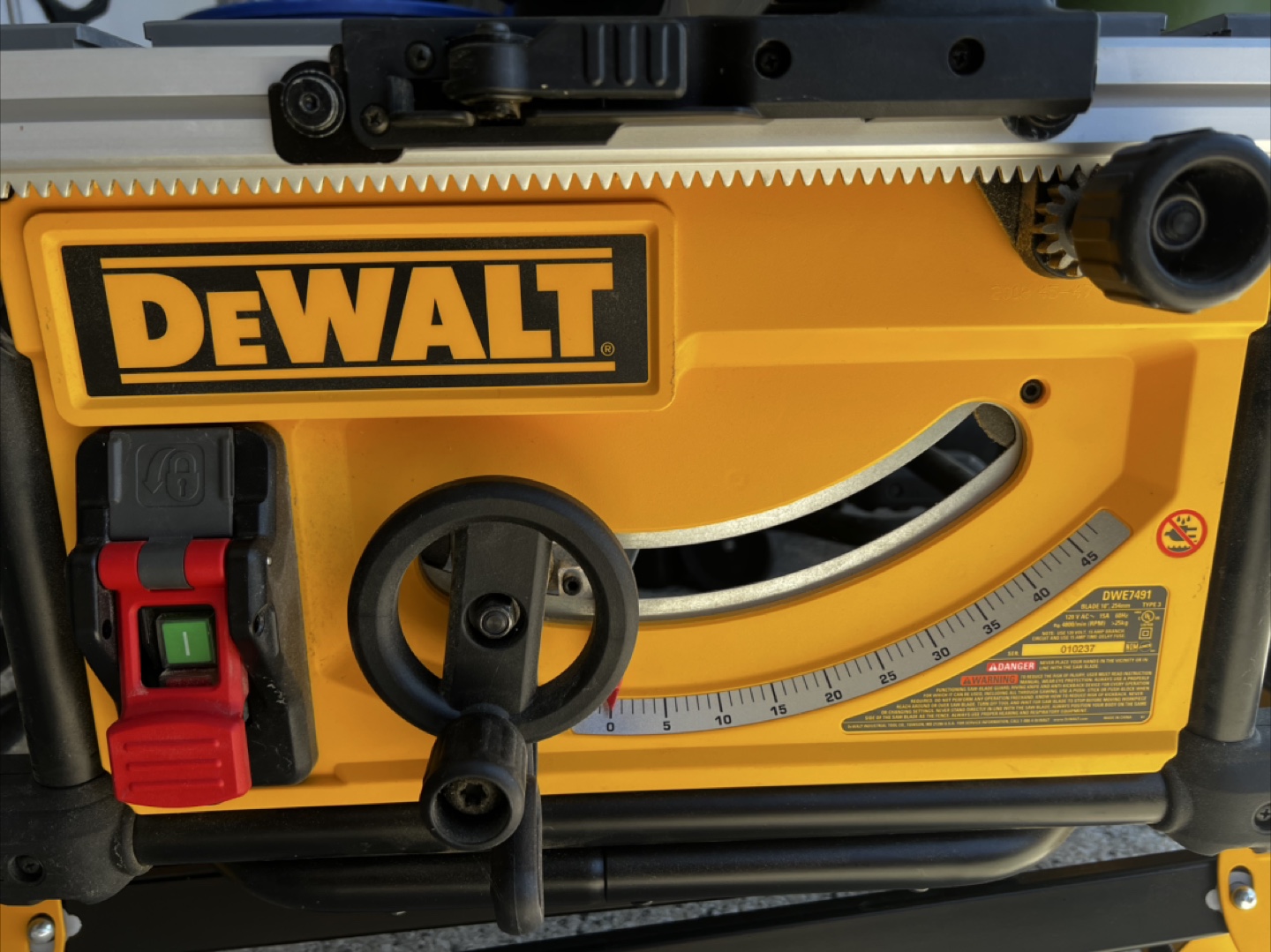 Dewalt DWE7491 10-Inch Table Saw with Folding Stand - photo 4