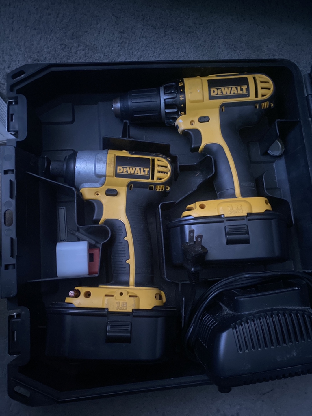 Dewalt 18V Cordless Drill and Impact Driver Set