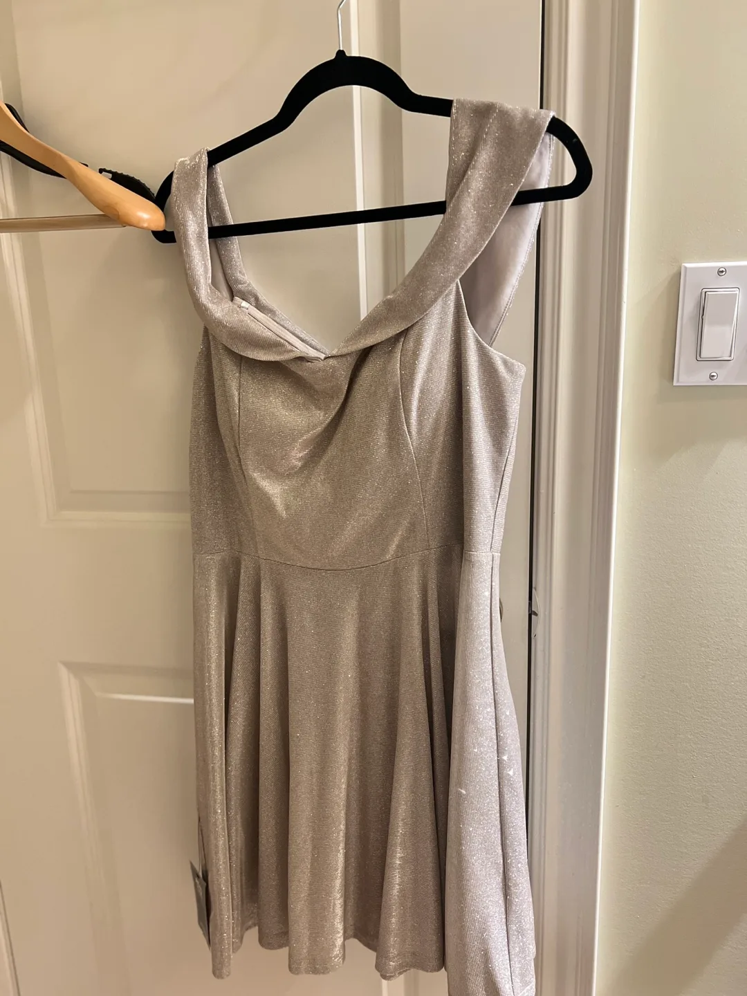 Le Chateau Champagne Glitter Mini Dress Size L/G thumbnail