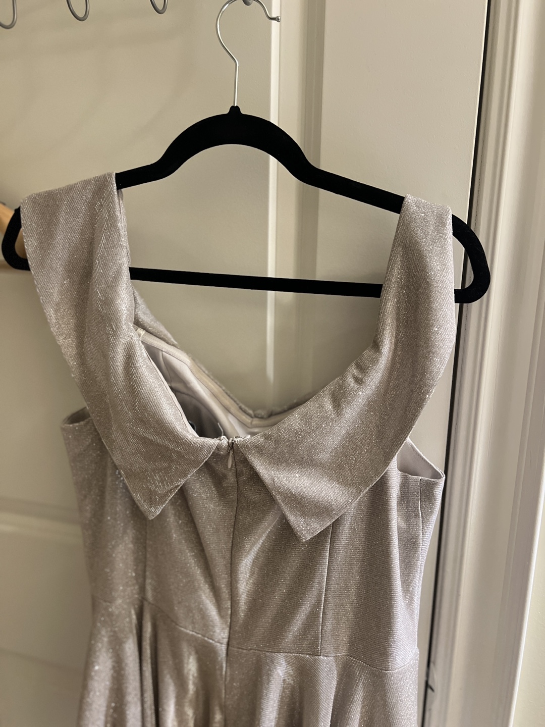 Le Chateau Champagne Glitter Mini Dress Size L/G - photo 3