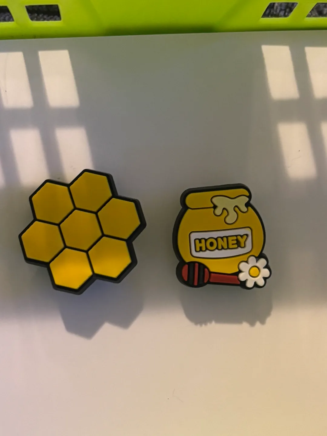 2 Honey-themed Jibbitz charms thumbnail
