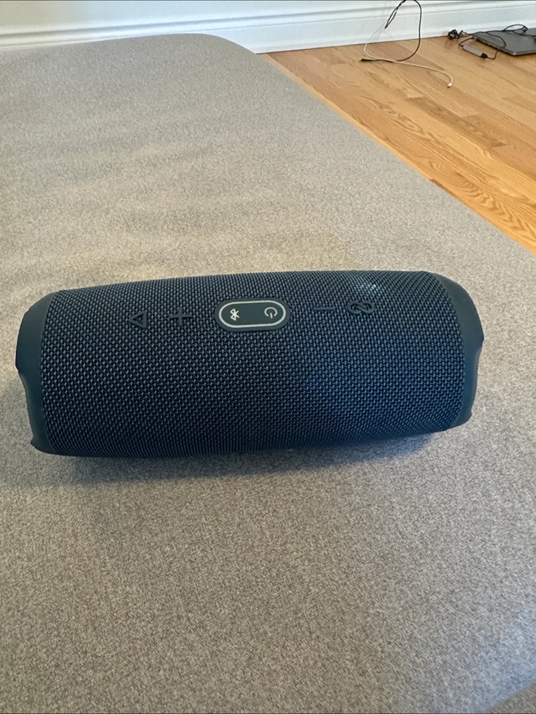 JBL Flip 6 Portable Bluetooth Speaker - Excellent Condition image indicator(2)