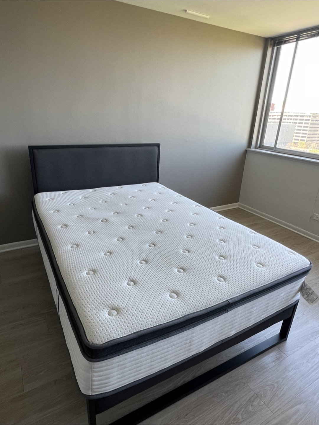 (Moving Sale!) Full Size Bed + Mattress Set (Great Condition)