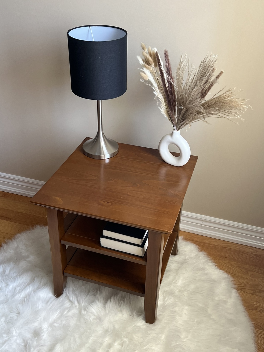 Beautifully Restored Solid Wood Side Table – Timeless & Elegant - photo 2