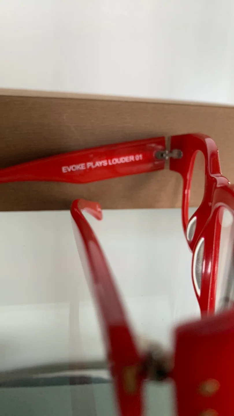 Red Evoke Plays Louder 01 Glasses image indicator(3)