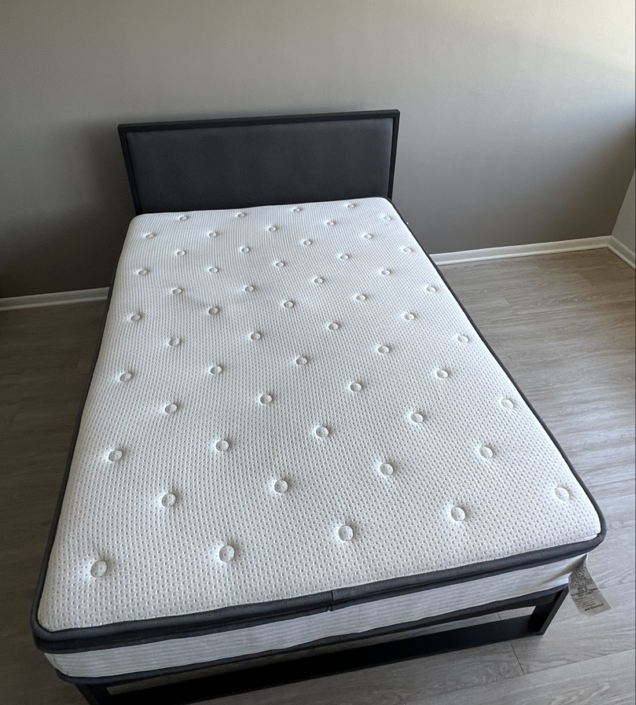 (Moving Sale!) Full Size Bed + Mattress Set (Great Condition) - photo 4
