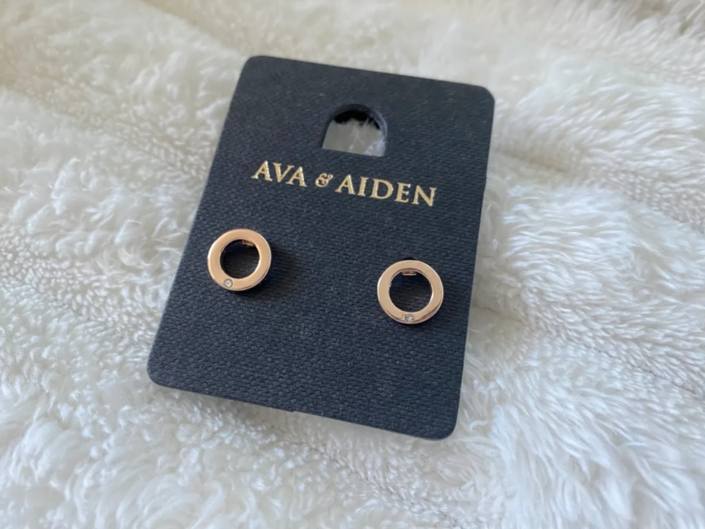 Earrings thumbnail