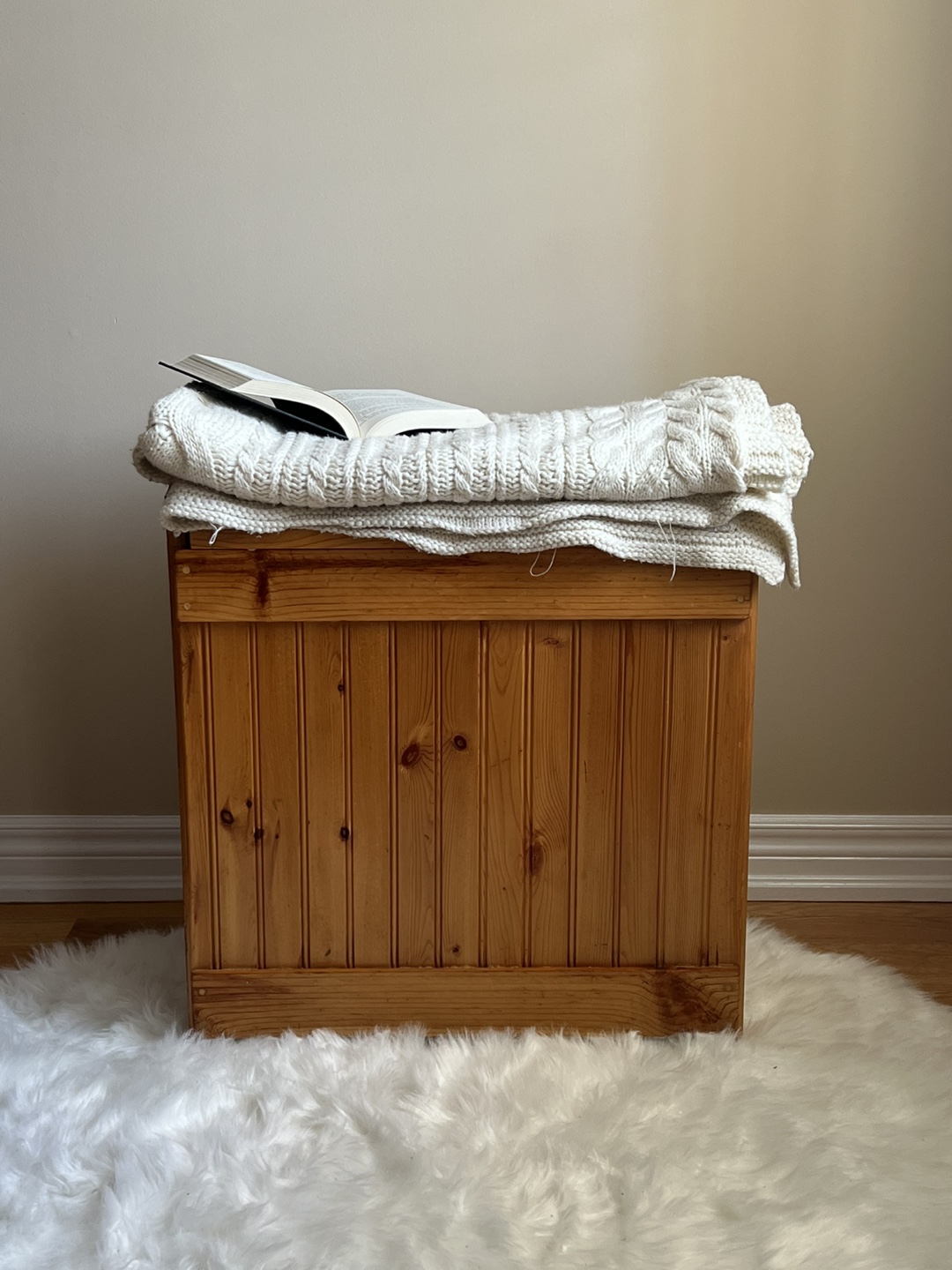 Antique Solid Wood Laundry Hamper – Vintage Charm & Function