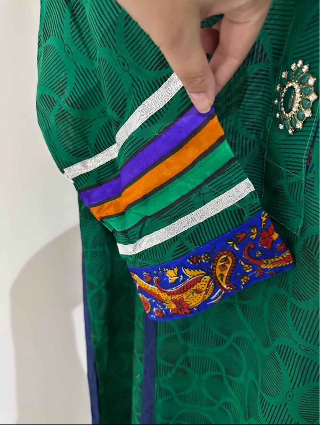 2pcs Gorgeous Emerald Green & Navy Blue Embroidered Kurti - photo 3