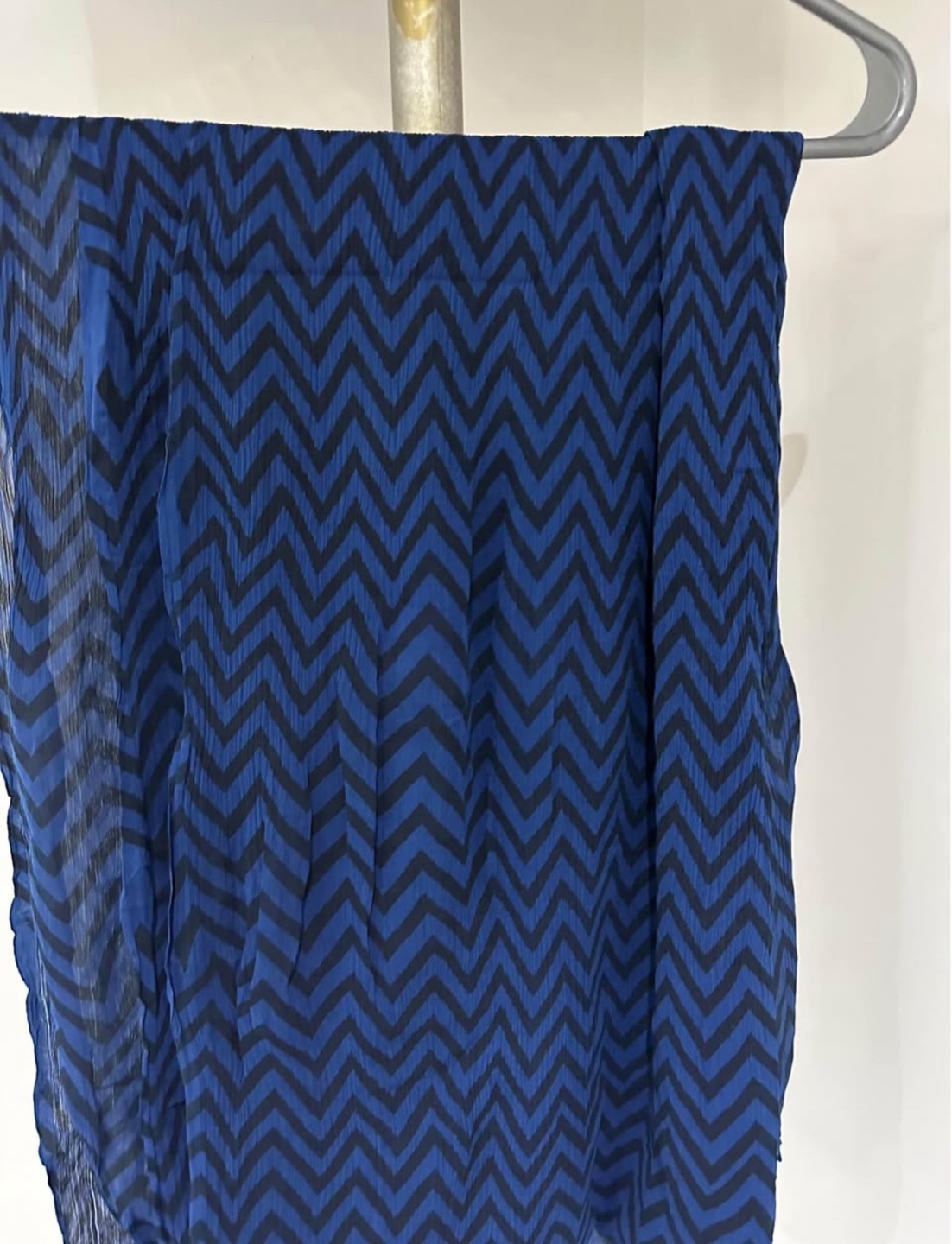 2pcs Gorgeous Emerald Green & Navy Blue Embroidered Kurti - photo 5