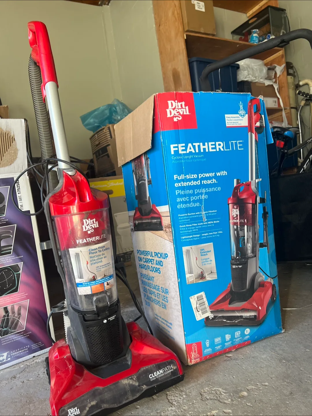 Dirt Devil Featherlite Canister Vacuum thumbnail