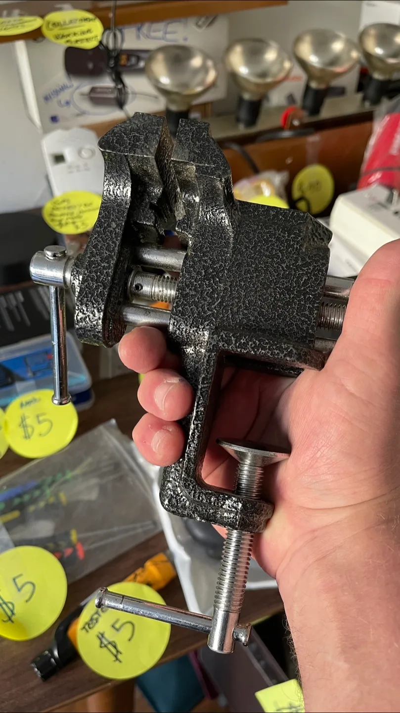 Performance Tool W3900 3-Inch Clamp-On Vise thumbnail
