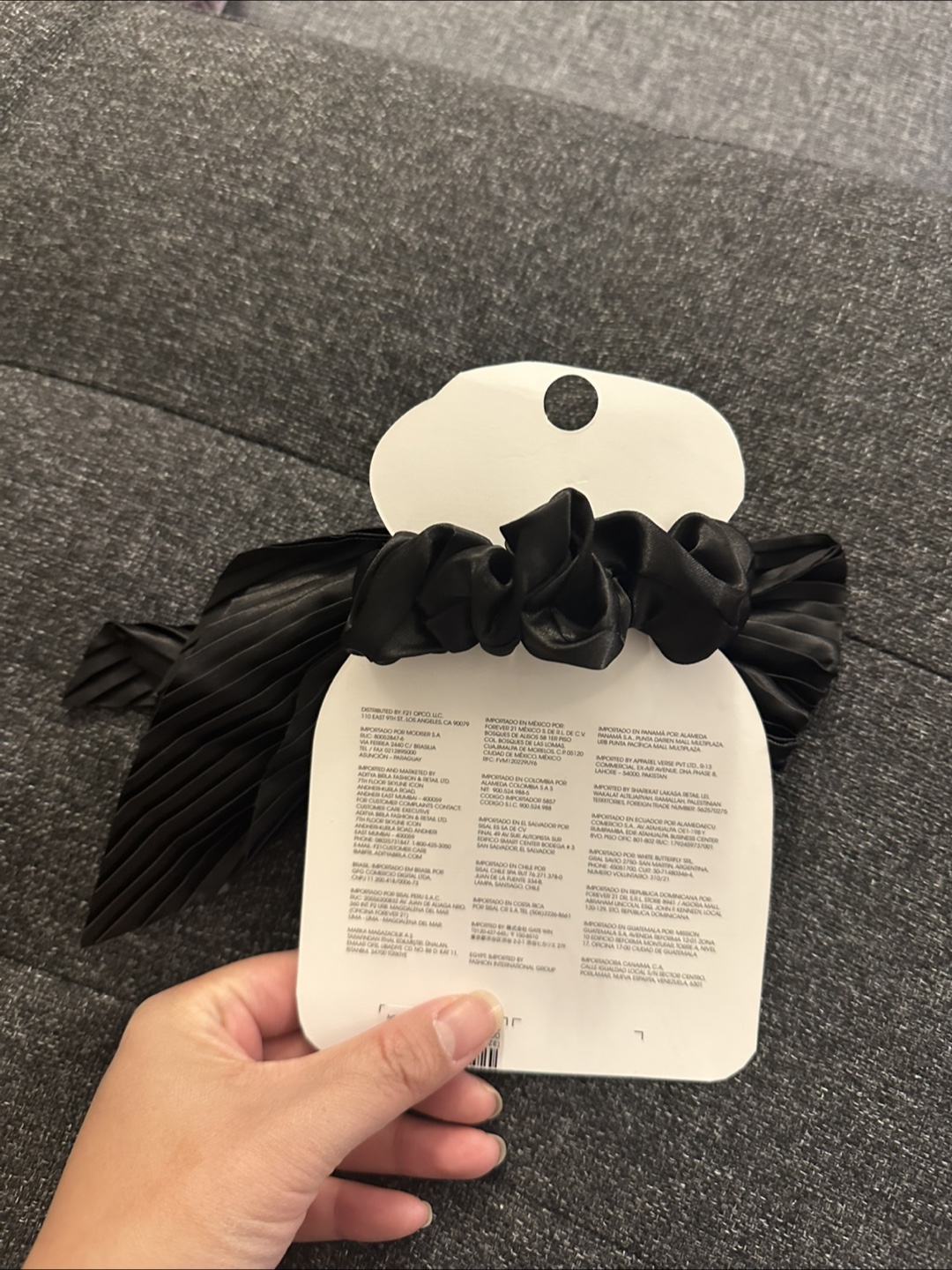 Black pleated scrunchie(hair band) - photo 3