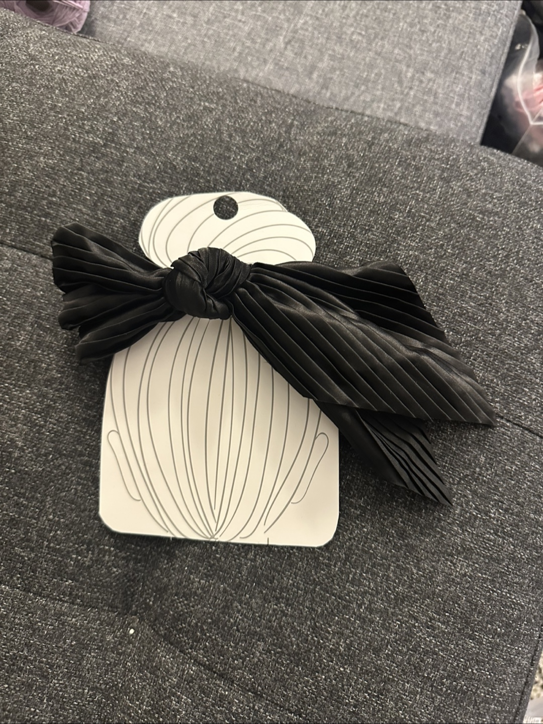 Black pleated scrunchie(hair band)