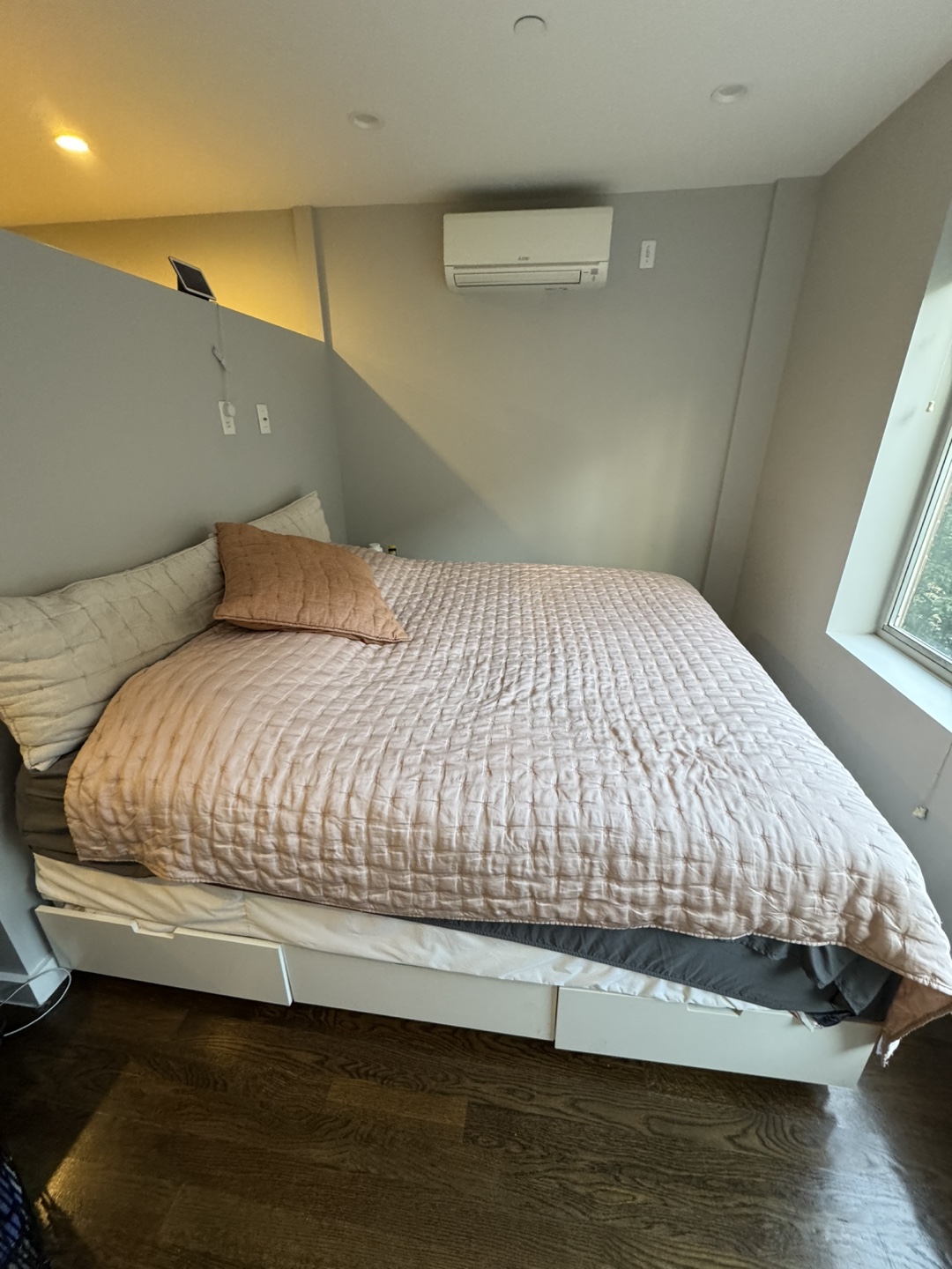 King Platform Bed Frame & Mattress with Drawers - photo 3