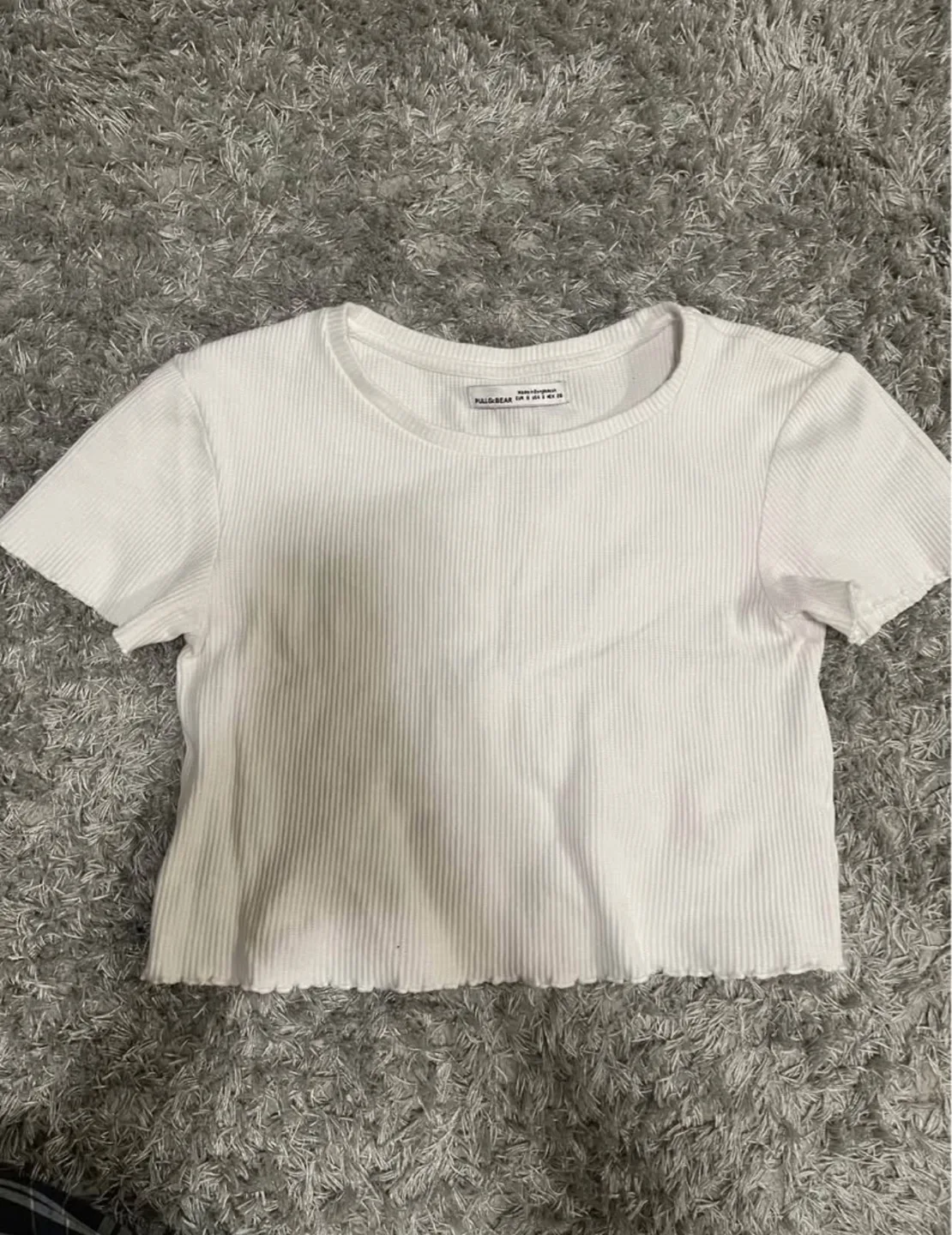 White ribbed crop top - size small thumbnail
