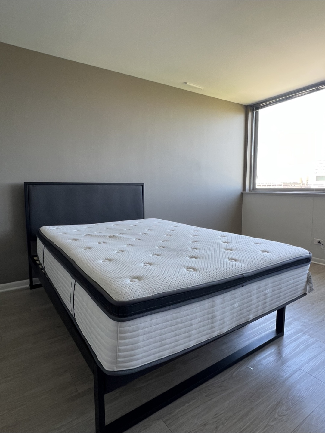 (Moving Sale!) 12" Plush Cooling Gel Memory Foam Mattress - photo 2