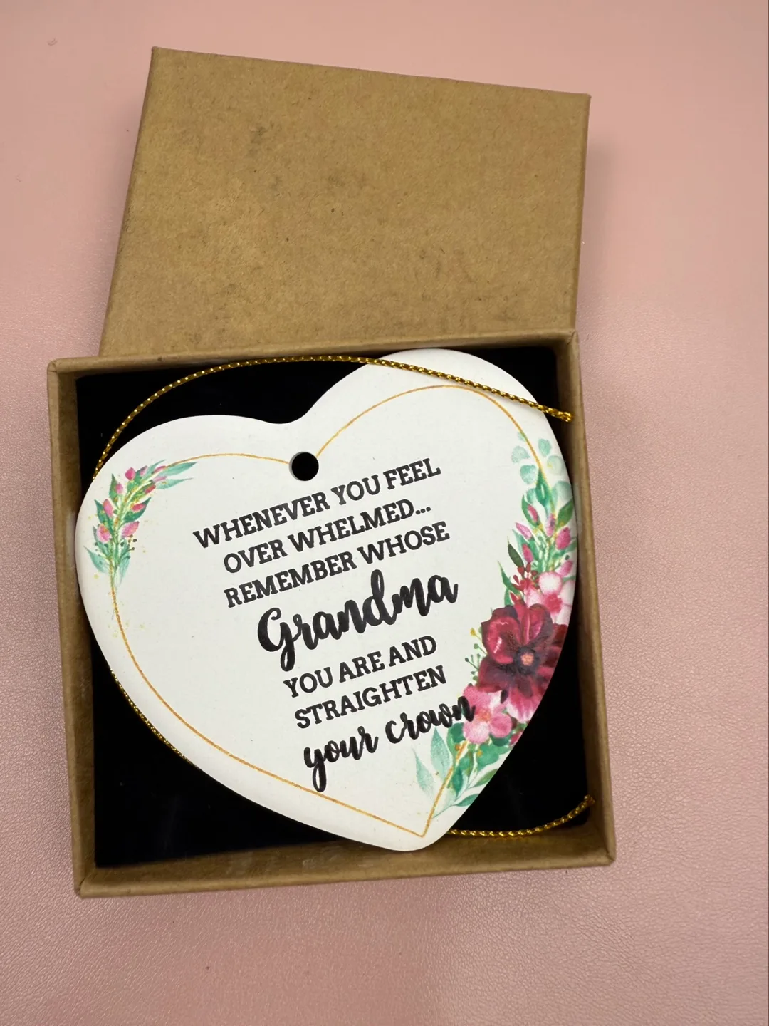 Heart-shaped Grandma ornament thumbnail