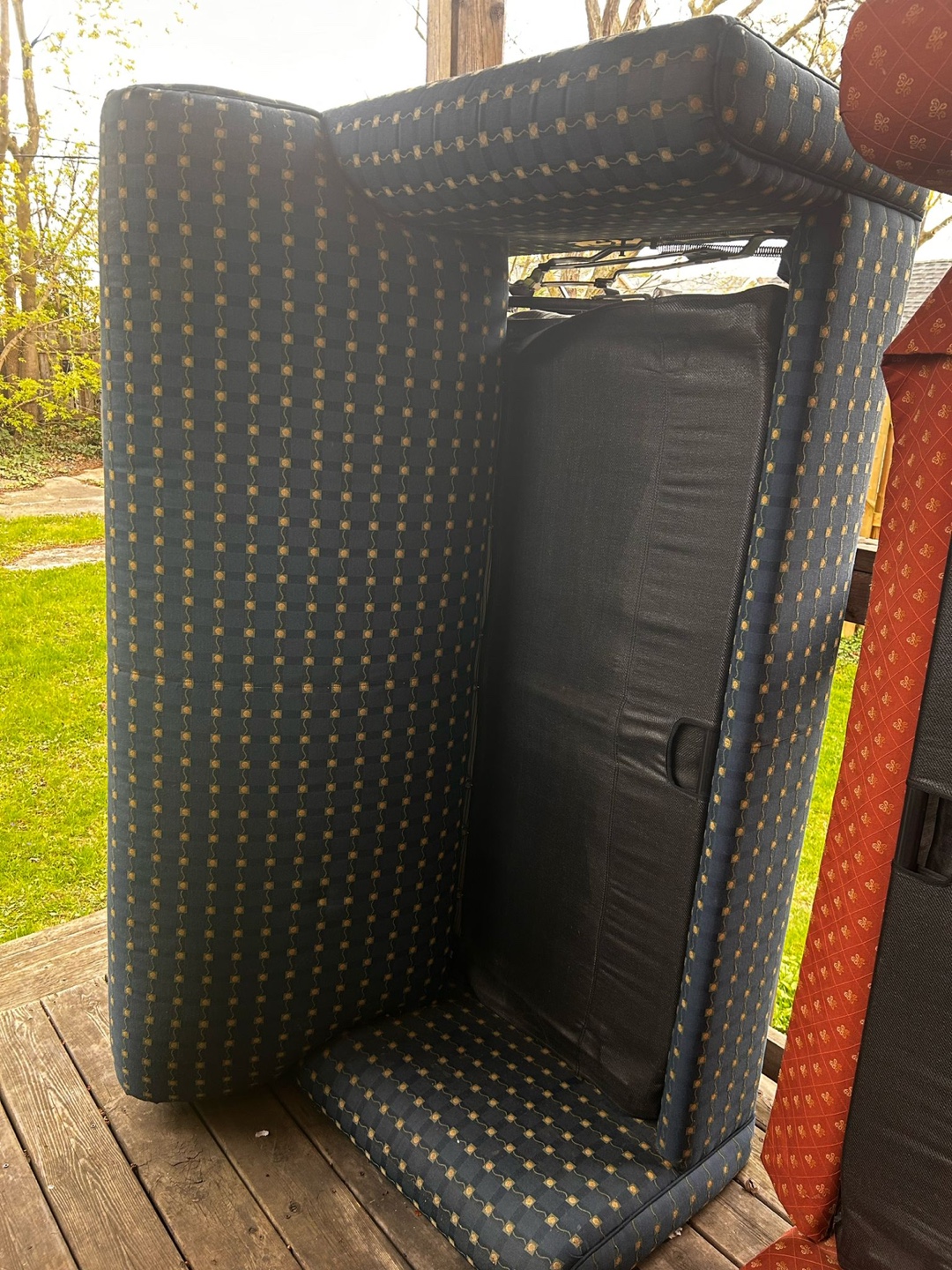 Pull-out couch - photo 2