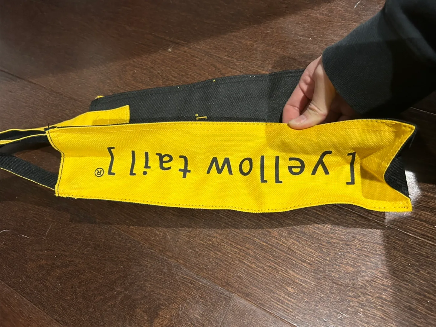 Yellow Tail Wine Tote Bag image indicator(2)