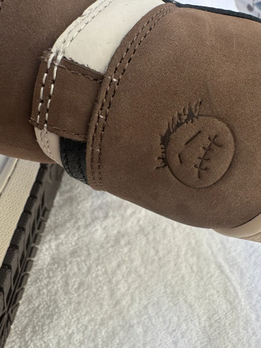 Travis Scott x Air Jordan 1 Retro High OG SP 'Dark Mocha' image indicator(5)