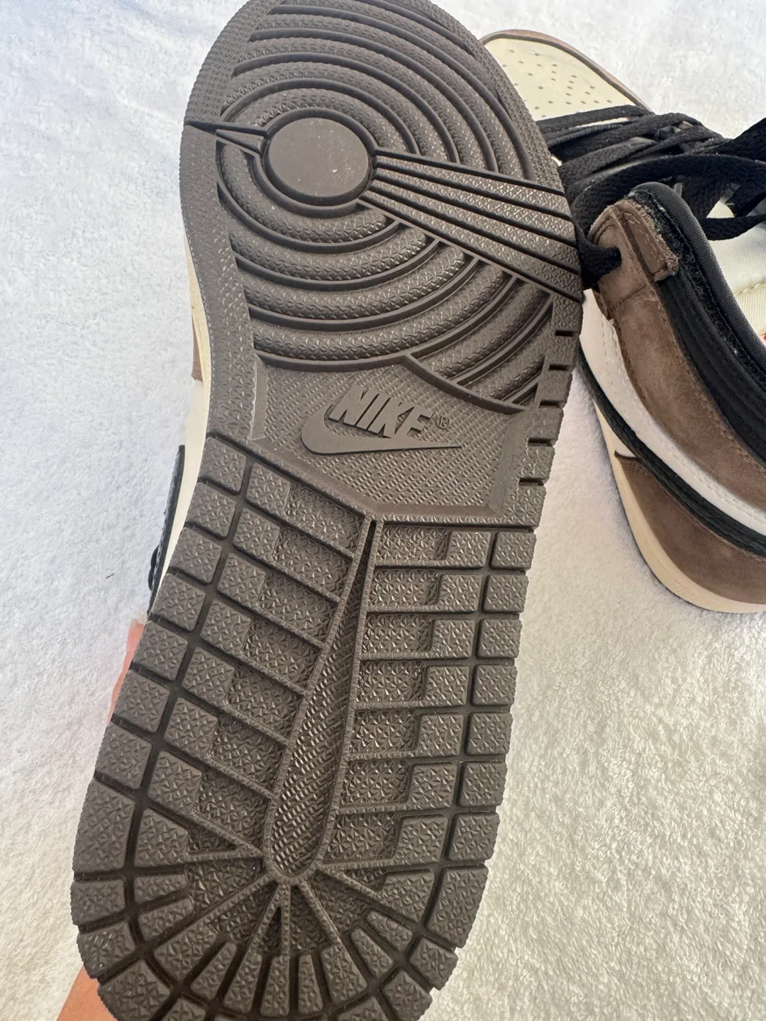 Travis Scott x Air Jordan 1 Retro High OG SP 'Dark Mocha' image indicator(6)