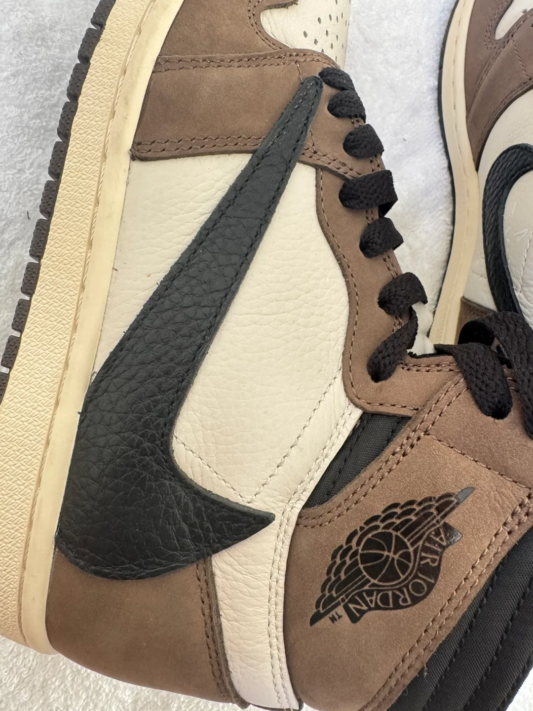 Travis Scott x Air Jordan 1 Retro High OG SP 'Dark Mocha' image indicator(7)