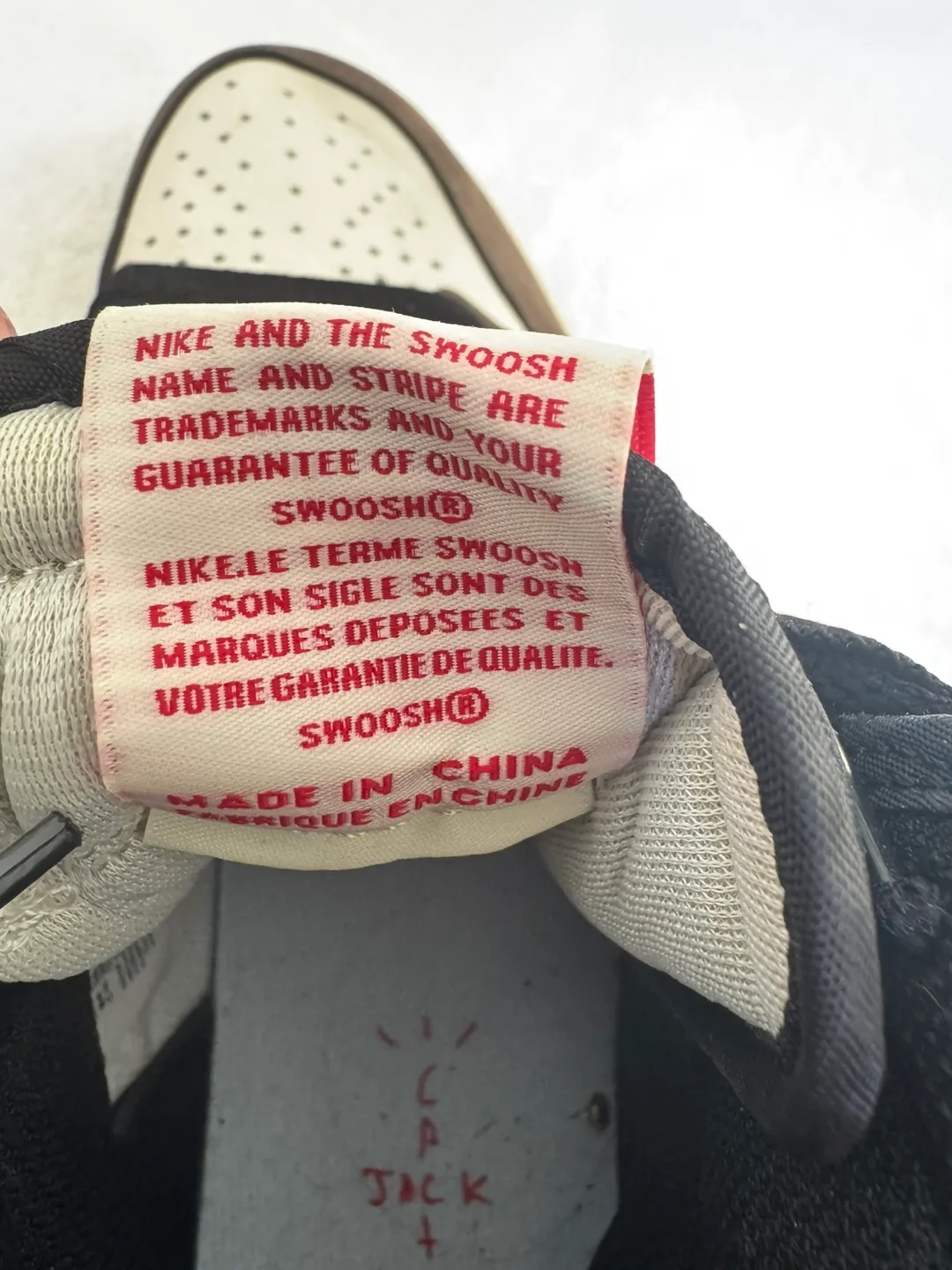 Travis Scott x Air Jordan 1 Retro High OG SP 'Dark Mocha' image indicator(8)