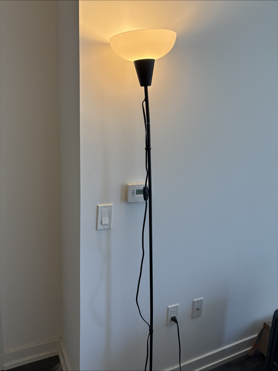 IKEA TÅGARP Floor Lamp - Black/White