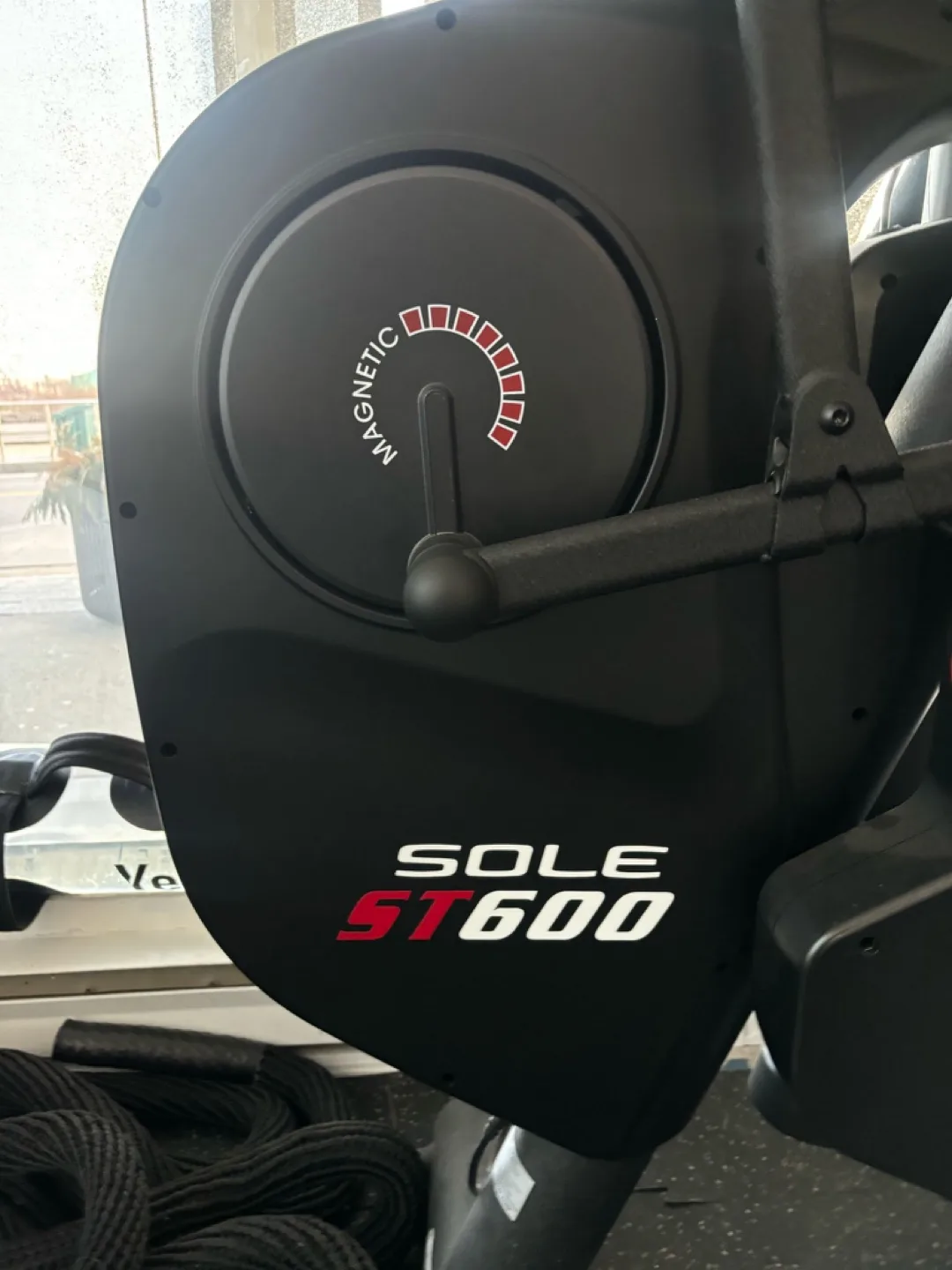 SOLE ST600 Magnetic Recumbent Exercise Bike image indicator(2)