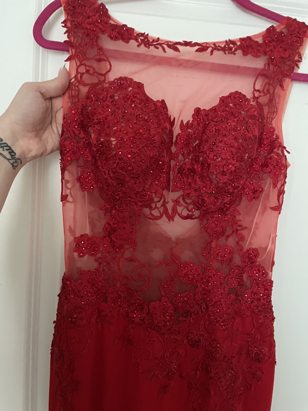Stunning Red Lace Prom Gown - photo 4