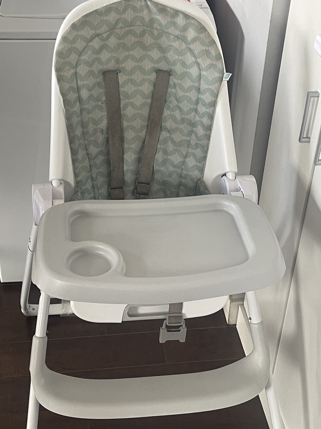 Baby High Chair with Tray - photo 3